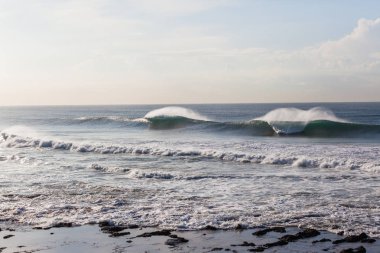 Okyanus resif çökmesini dalgalar