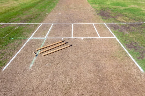 Linhas de moitas de cricket Pitch — Fotografia de Stock
