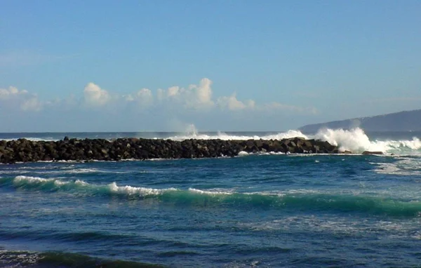 Waves Crashing Rocks — Stock Photo, Image