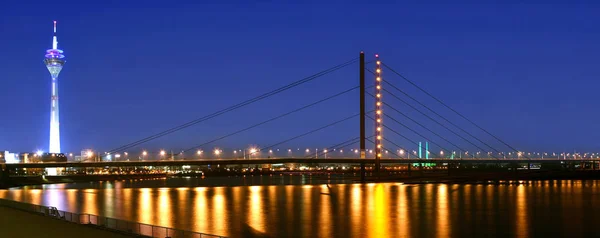 Här Kommer Panoramabilden Över Bron — Stockfoto