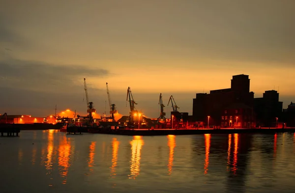 Hafen Kurz Vor Sonnenaufgang — Stockfoto