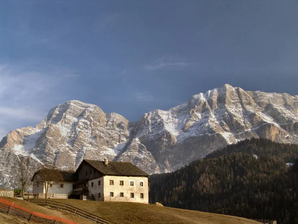 Oude Boerderij Bij Val Zuid Tirol — Stockfoto