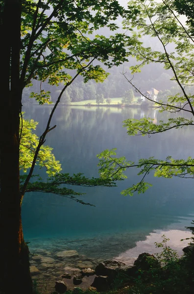 山の湖自然旅行写真 — ストック写真