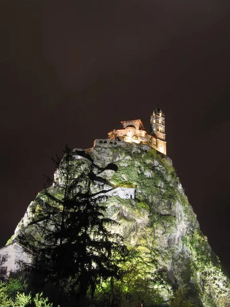 Puy Montanha Igreja — Fotografia de Stock