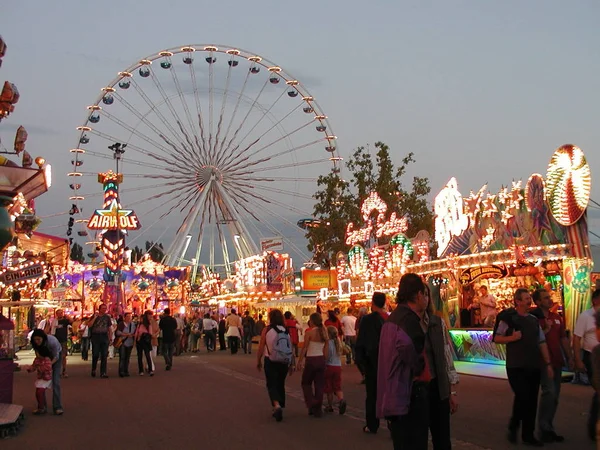 Kirmes Frühen Abend — Stockfoto