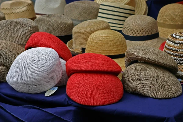 Sombreros Para Venta Mercado —  Fotos de Stock