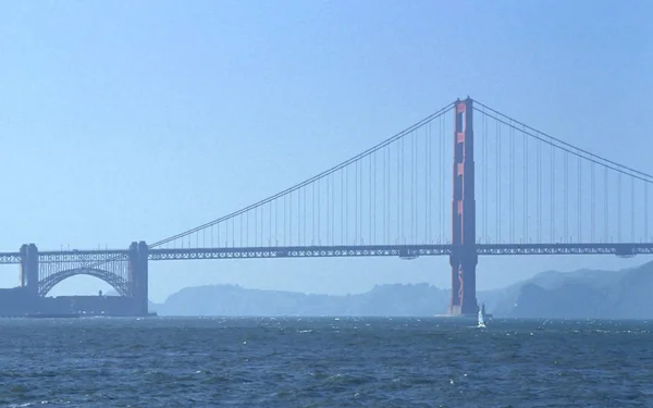Złoty Most Bramy Przez Człowieka Wędkarz 039 — Zdjęcie stockowe