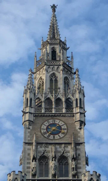 Nuevo Ayuntamiento Munich Plaza Marienplatz Impresionante Edificio Por Desgracia Mitad — Foto de Stock