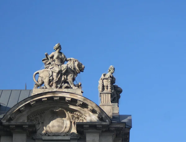 Estas Figuras Encontrei Munich Telhado Eiem Infelizmente Como Todas Estátuas — Fotografia de Stock