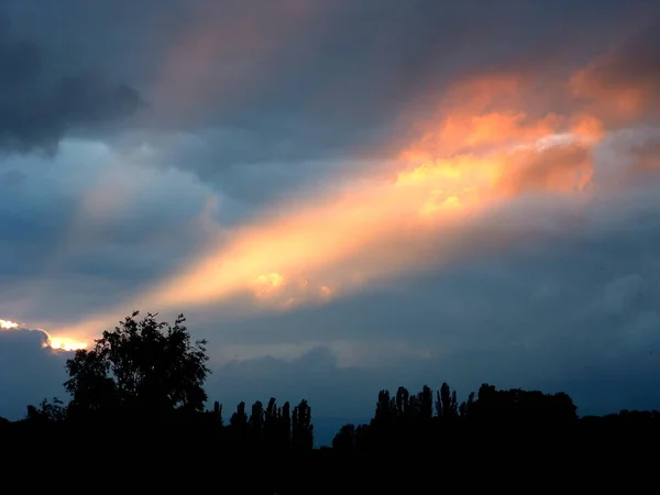 Güzel Sıcak Akşam Manzarası — Stok fotoğraf