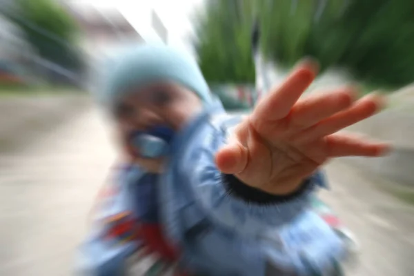 Picture Son Michael Photographed Wide Angle Produce Effect Certain Drama — Stock Photo, Image