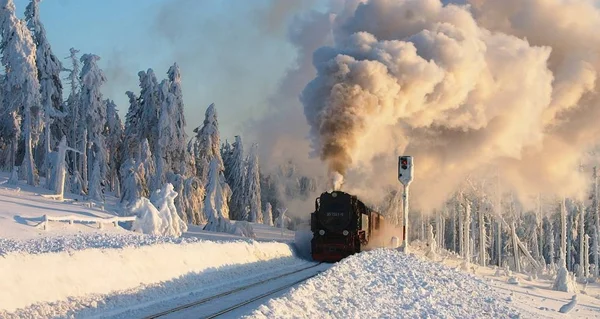 Vue Une Grande Locomotive Vapeur Hiver — Photo