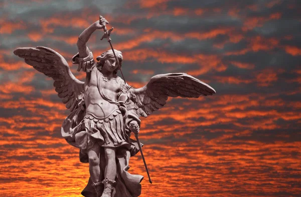 Ängeln Kommer Från Slottet Sant Angelo Rom Himlen Nästan Obearbetad — Stockfoto
