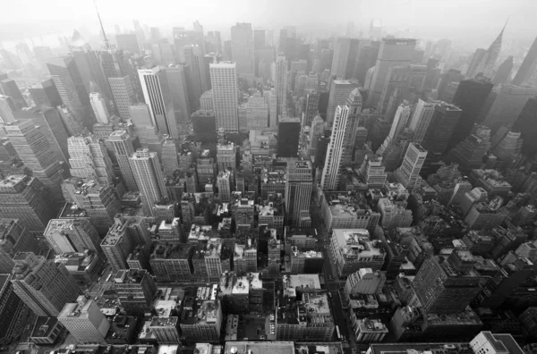 View Empire State Building Unfortunately Totally Hazy Overcast Clouds View — ストック写真