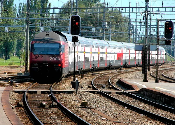 Mayoría Los Trenes Expresos Modernos Switzerland Lok Empuja Aquí — Foto de Stock