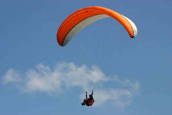 Acima Das Nuvens Azuis — Fotografia de Stock