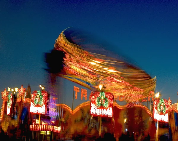 Attraktion Modernen Freizeitpark — Stockfoto