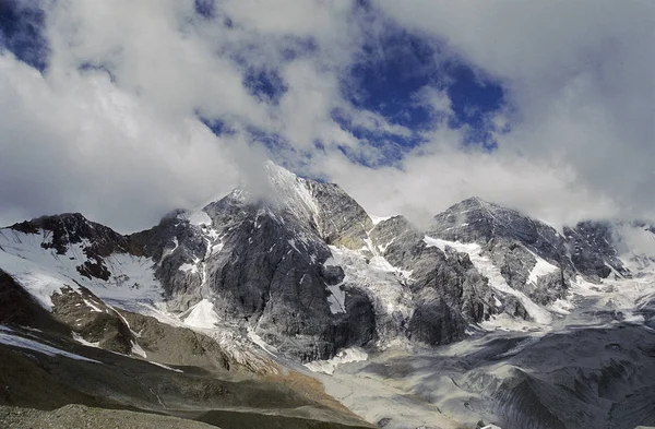 Görkemli Alp Manzarası Manzarası — Stok fotoğraf