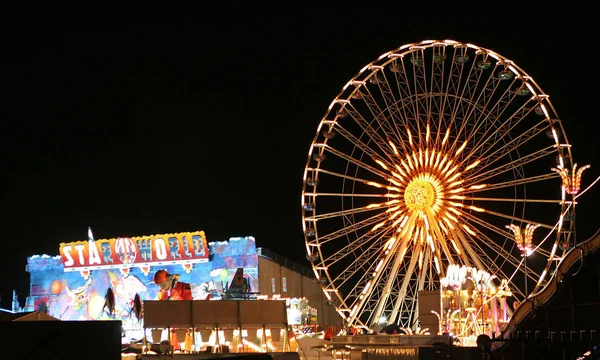 Enjoyment Carousel Amusement Park — Stock Photo, Image