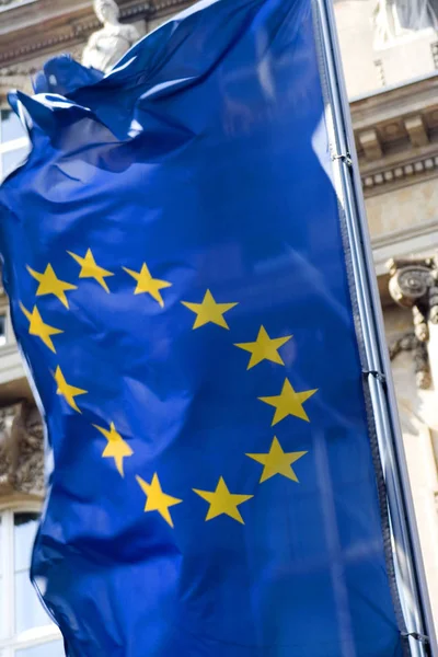 Európai Uniós Zászló Palota Tetején — Stock Fotó