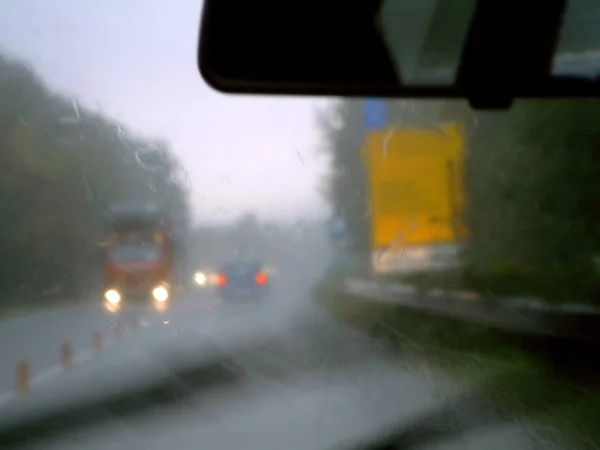 Fahren Bei Regengüssen — Stockfoto