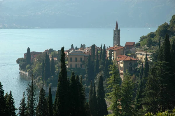 Lago Como Lugar Muito Idílico Com Magníficas Moradias Ruas Estreitas — Fotografia de Stock