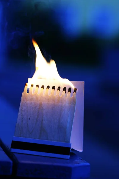 Fósforos Ardientes Fuego Llama —  Fotos de Stock
