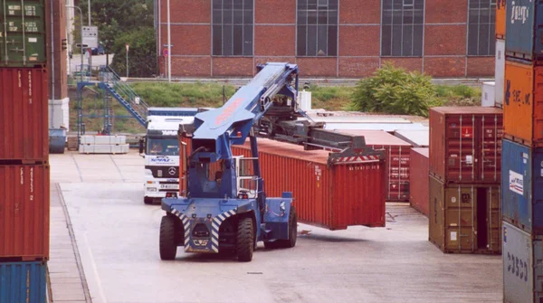 Carico Container Gru Ruota — Foto Stock