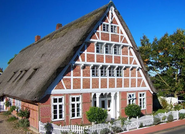 Tudor Stil Haus — Stockfoto