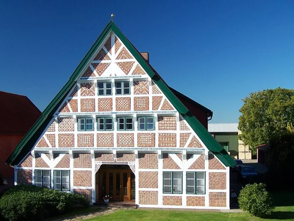 Casa Estilo Tudor — Fotografia de Stock