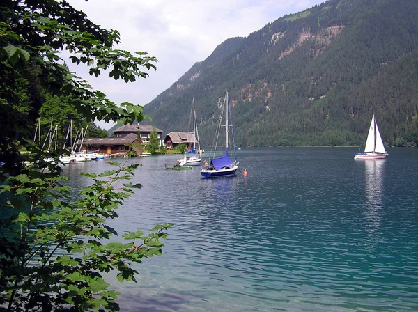 Tranquillo Residenziale Weissensee Centri Sul Lago Weier See Cui Spiaggia — Foto Stock