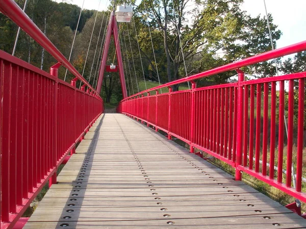Κρεμαστή Γέφυρα Κόκκινο — Φωτογραφία Αρχείου