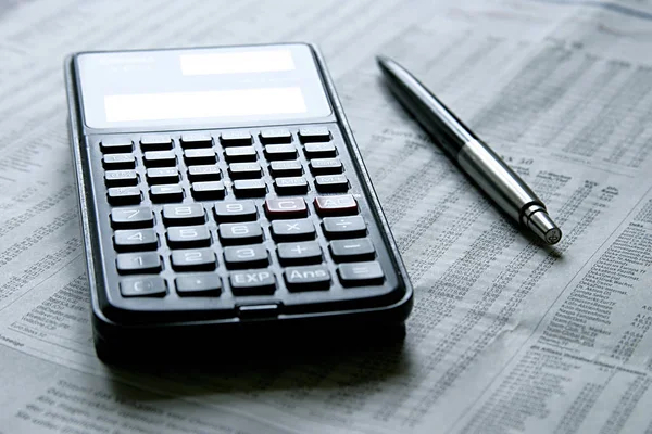 Finanzbuchhaltung Taschenrechner Und Stift — Stockfoto