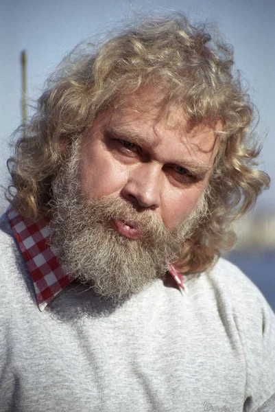 턱수염을 잘생긴 남자의 초상화 — 스톡 사진