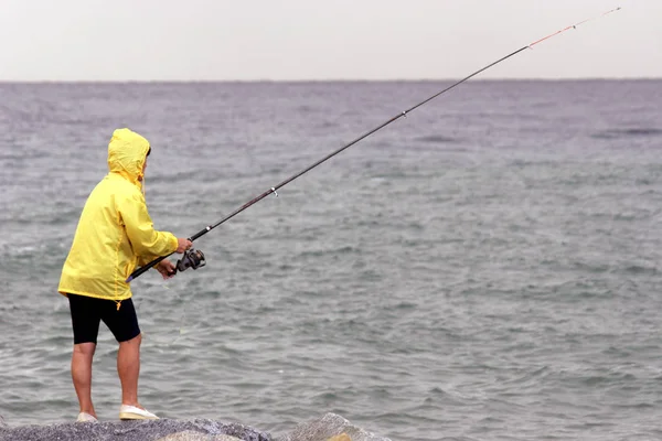 Homem Pescando Rio — Fotografia de Stock