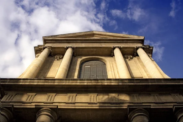 Güzel Kilise Binasının Manzarası — Stok fotoğraf