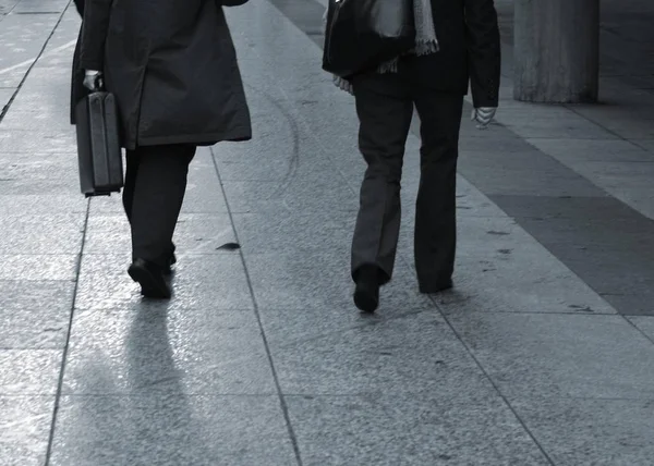 Hombre Negocios Con Maletín Caminando Por Calle — Foto de Stock