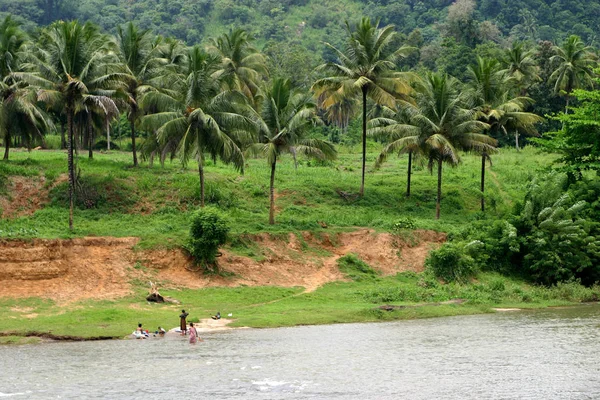 Bañarse Río Sri Lanka — Foto de Stock