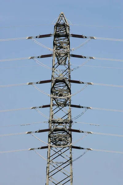 Transmisión Polos Eléctricos Torre Eléctrica — Foto de Stock