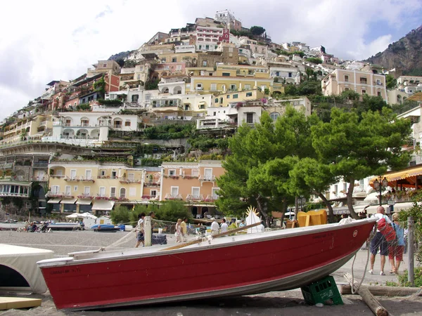 Positano 이탈리아 남부의 아말피 해안에 마을이다 — 스톡 사진