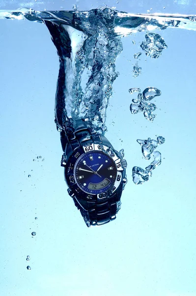 4000秒 2つのスタジオフラッシュ 1つの水族館 時計と私 — ストック写真