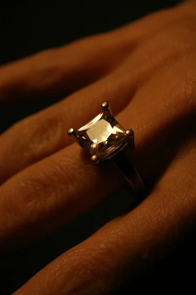 Güzel Mücevher Yüzüğü Değerli Taşlar — Stok fotoğraf