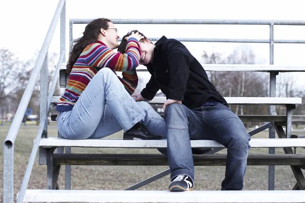 頭の上にキスします — ストック写真