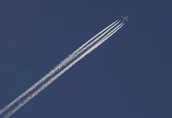 Deixando Avião Jato — Fotografia de Stock