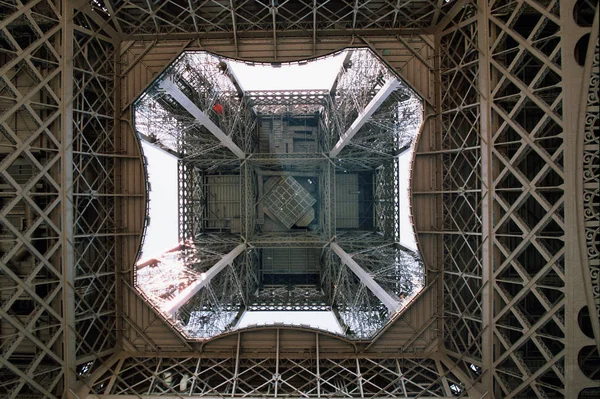 Sous Tour Eiffel — Photo