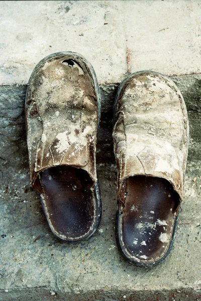 Sapatos Velhos Chão — Fotografia de Stock