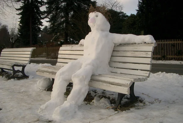 Snow Man Sitting Bench — Stock Photo, Image