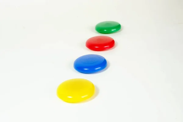 Boules Plasticine Colorées Sur Fond Blanc — Photo