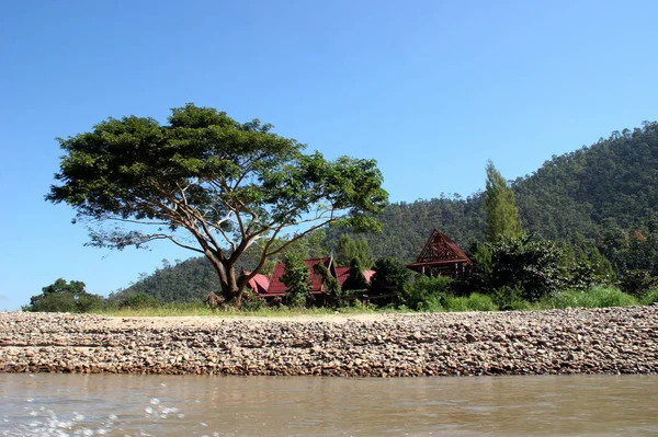 Uma Viagem Fluvial Com Barco Cauda Longa Incluído — Fotografia de Stock