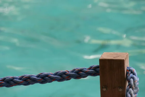 Barriera Corda Sul Bordo Una Piscina — Foto Stock